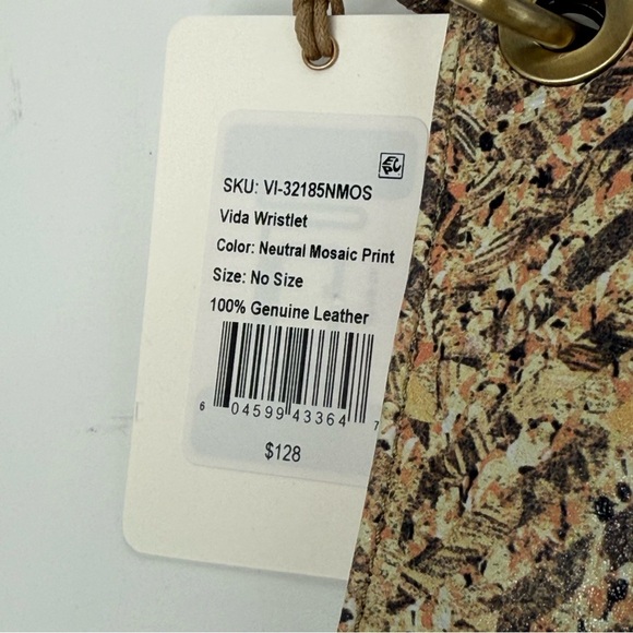 Hobo Vida Wristlet clutch in Neutral Mosaic print genuine leather.